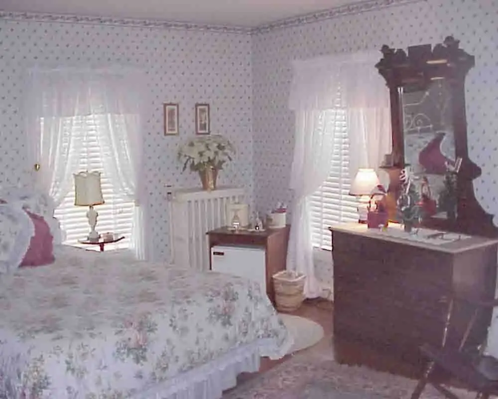 A light-filled guest bedroom at Gettystown Inn.