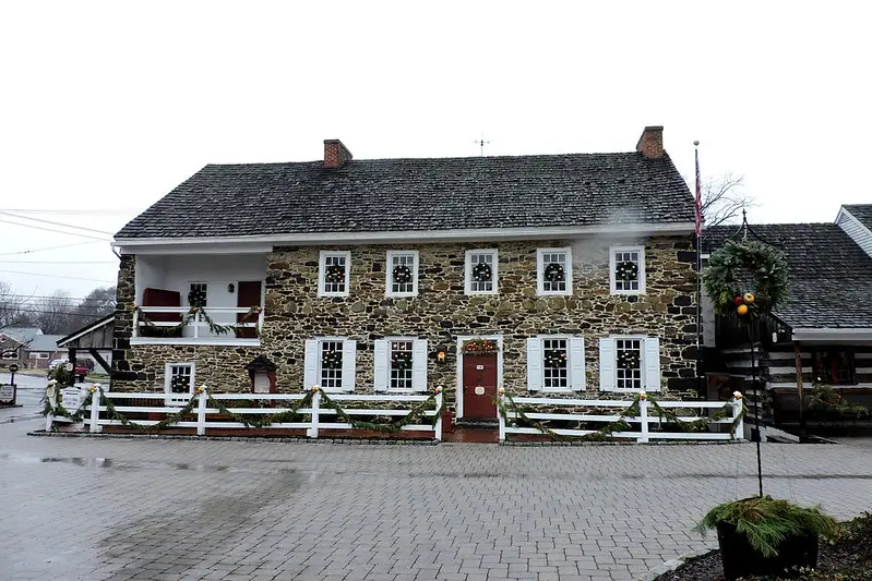Dobbin House decorated with wreaths and garlands in December.